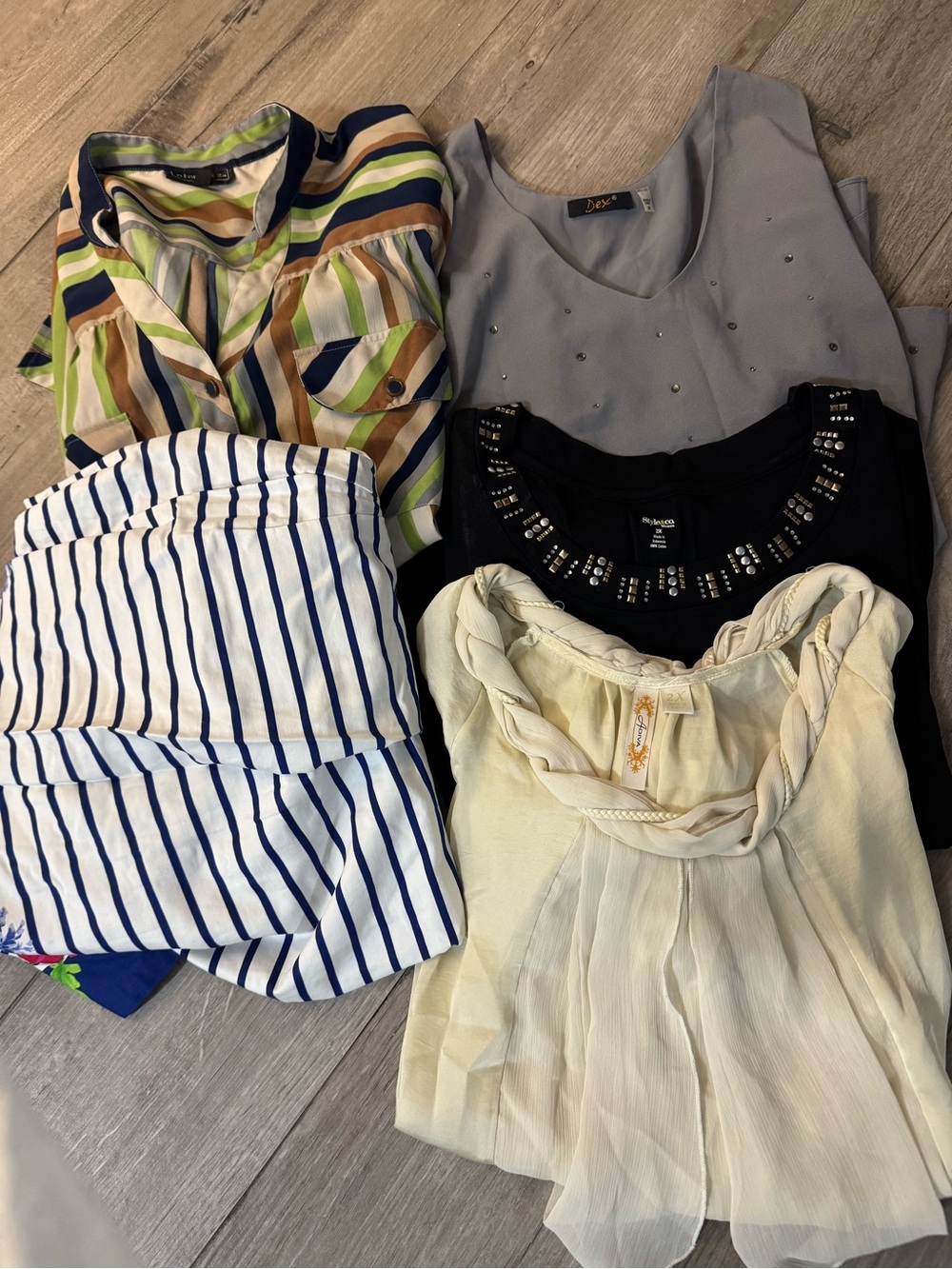 Set of 5 - Plus size 2X Four blouses one dress
